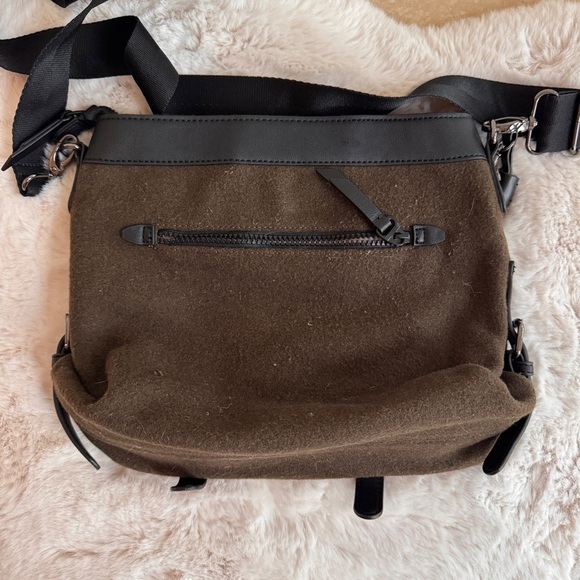 Sherpani Brown Felted Shoulder Bag Adjustable Strap Tassel Accent Small - Picture 3 of 13